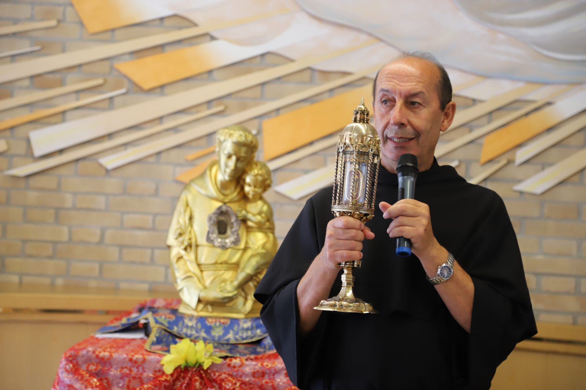 Featured image for “Il Santo in pellegrinaggio all’OPSA per celebrare i settant’anni dall’“idea” del vescovo Bortignon”