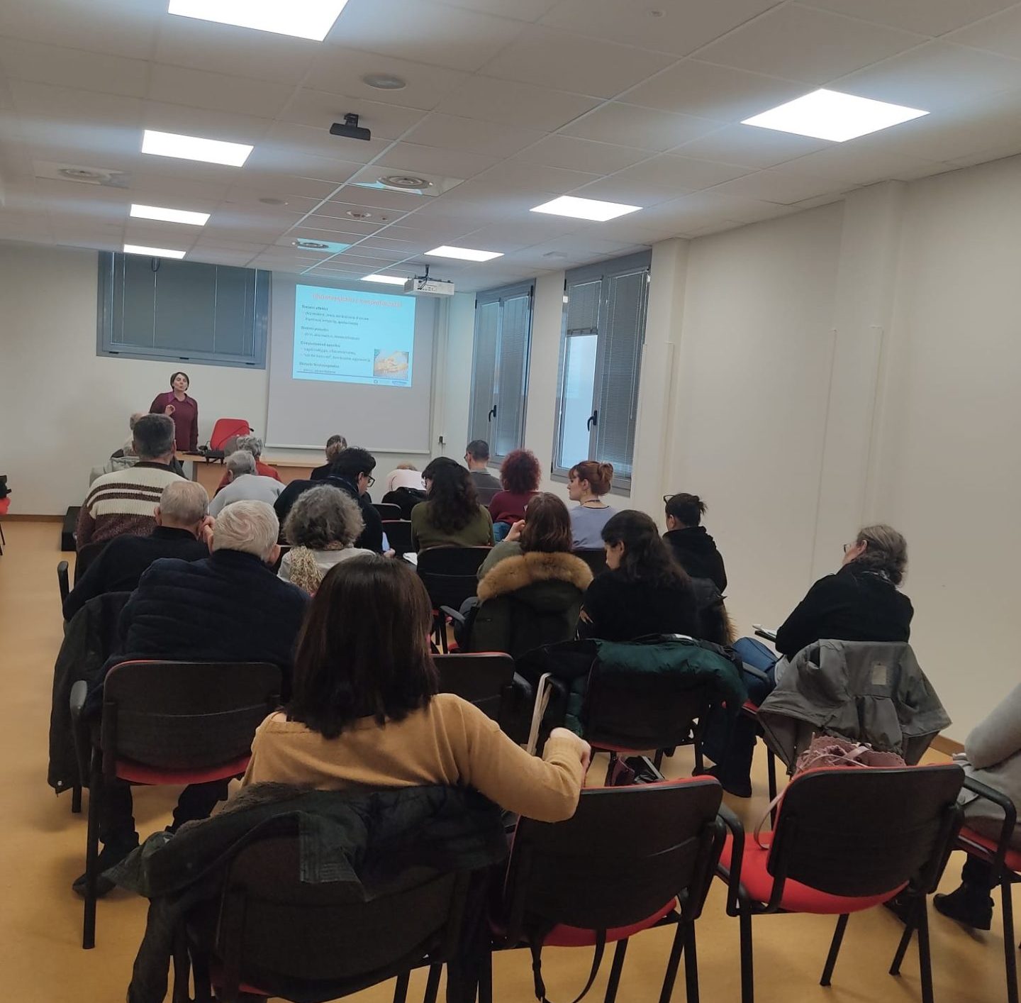 Featured image for “Caregiver, familiari, operatori: seminari e formazioni 2026 per vivere l’anzianità con Progetto ORA”